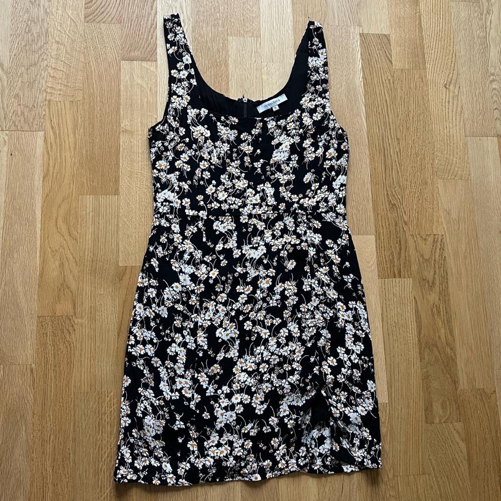Olivaceous Black Floral Dress - Size Medium *Brand New*